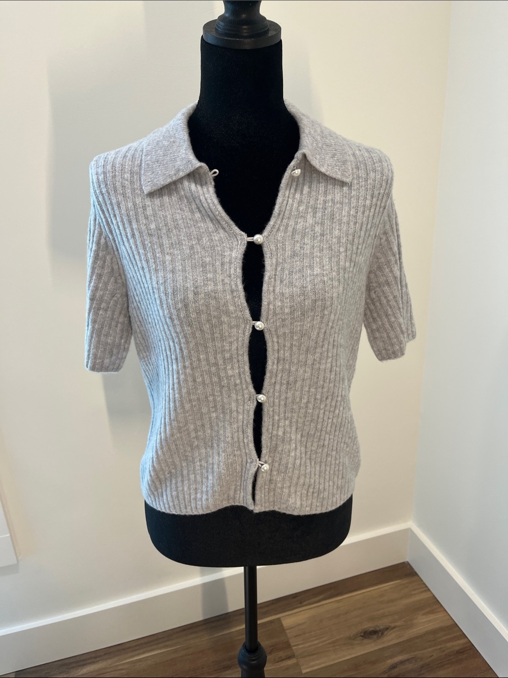 Abercrombie & Fitch Light Gray Ribbed Short-Sleeve Cardigan